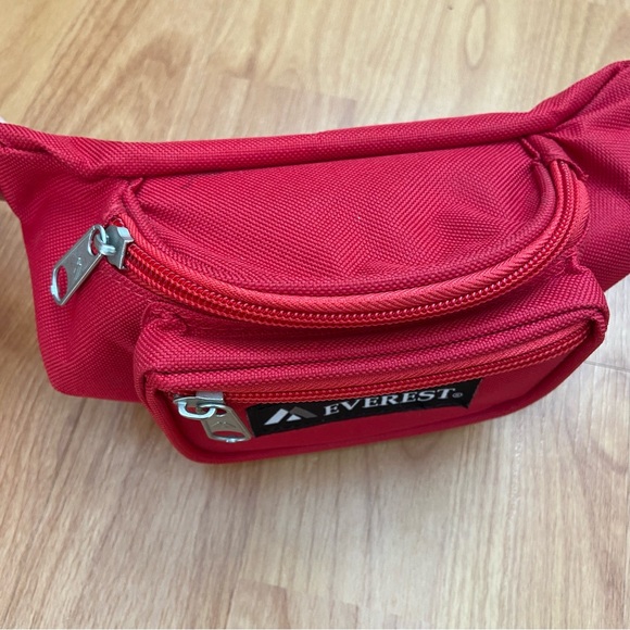 Everest Logo Mini Red Fanny Pack - Picture 5 of 10